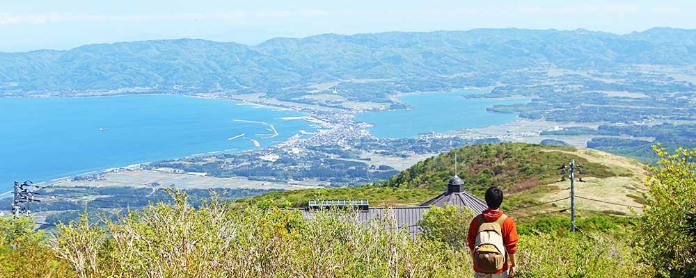 ドンデン山から眺める佐渡